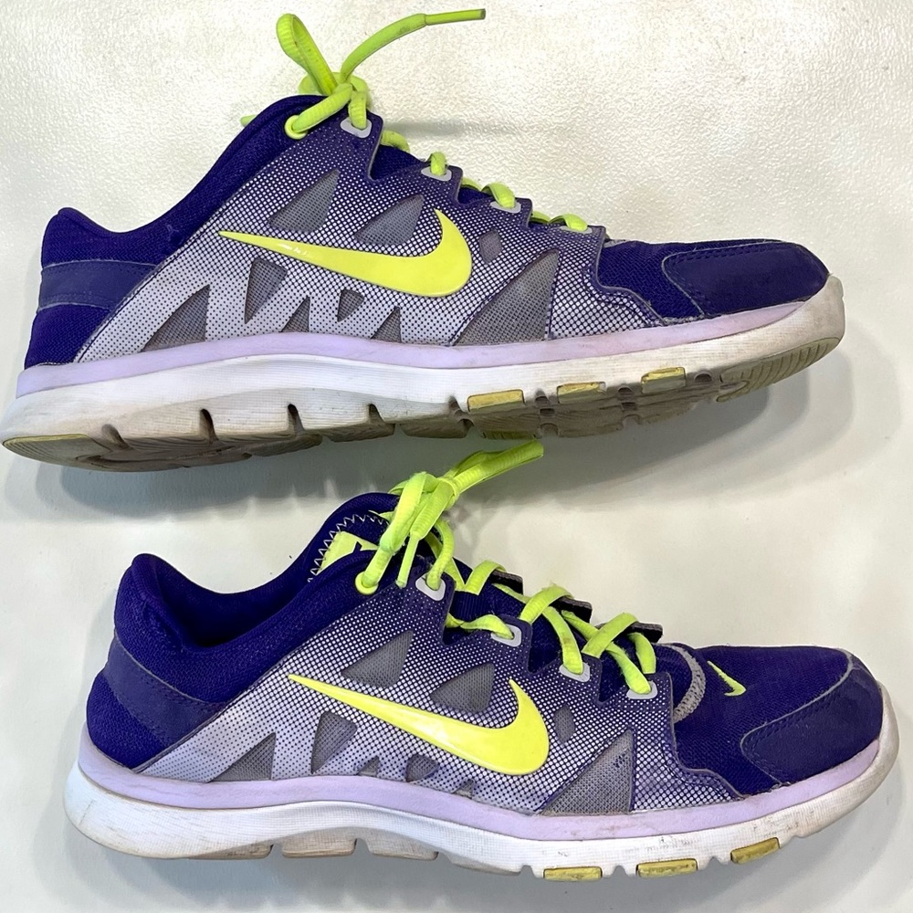 Nike Sneakers Size 9 Purple & Green Running Shoes Sports Women’s